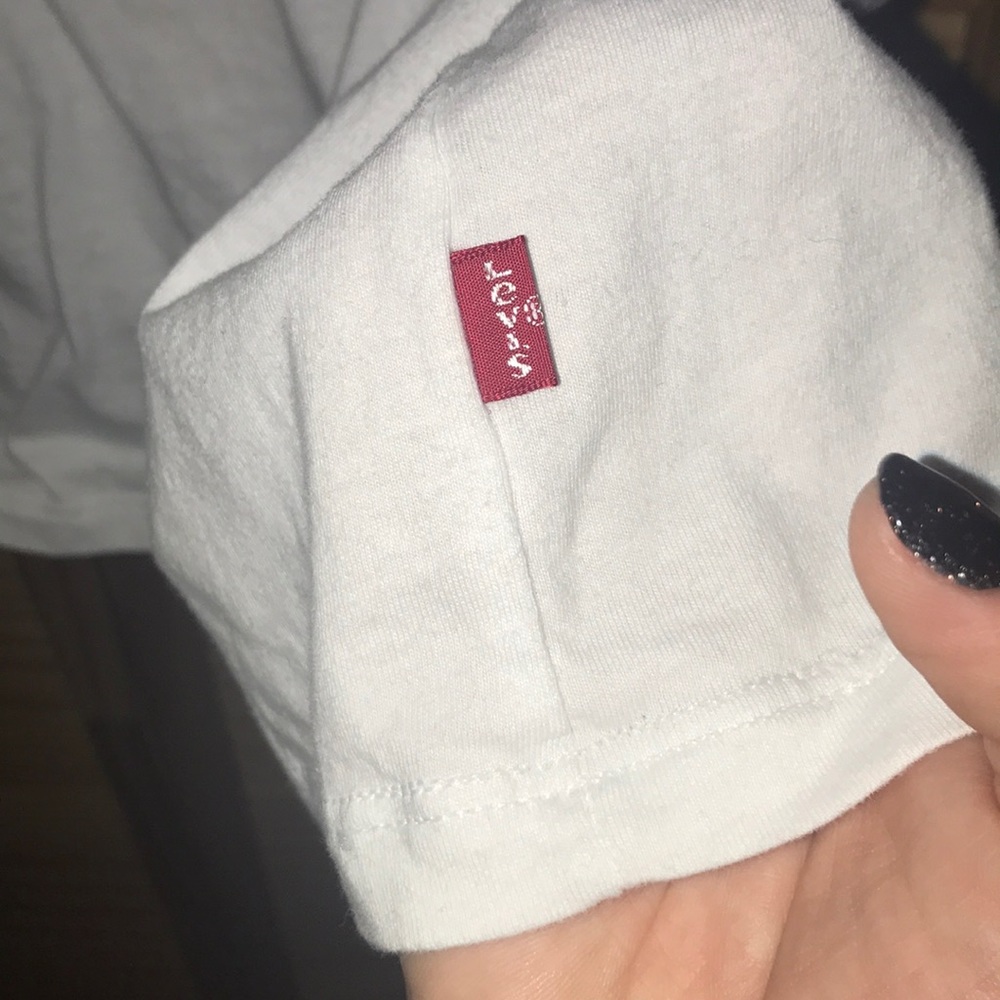 Levi’s Tee - Picture 4 of 4